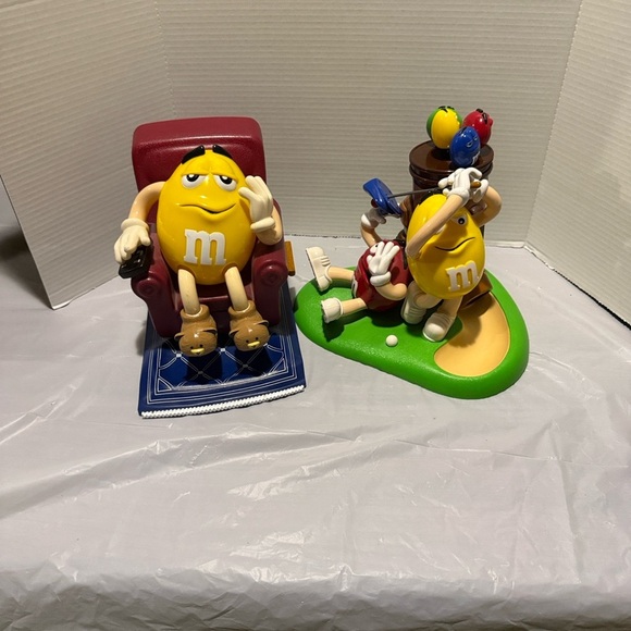 VINTAGE 1999 M&M's Yellow and Red Figurines Set - Picture 3 of 9